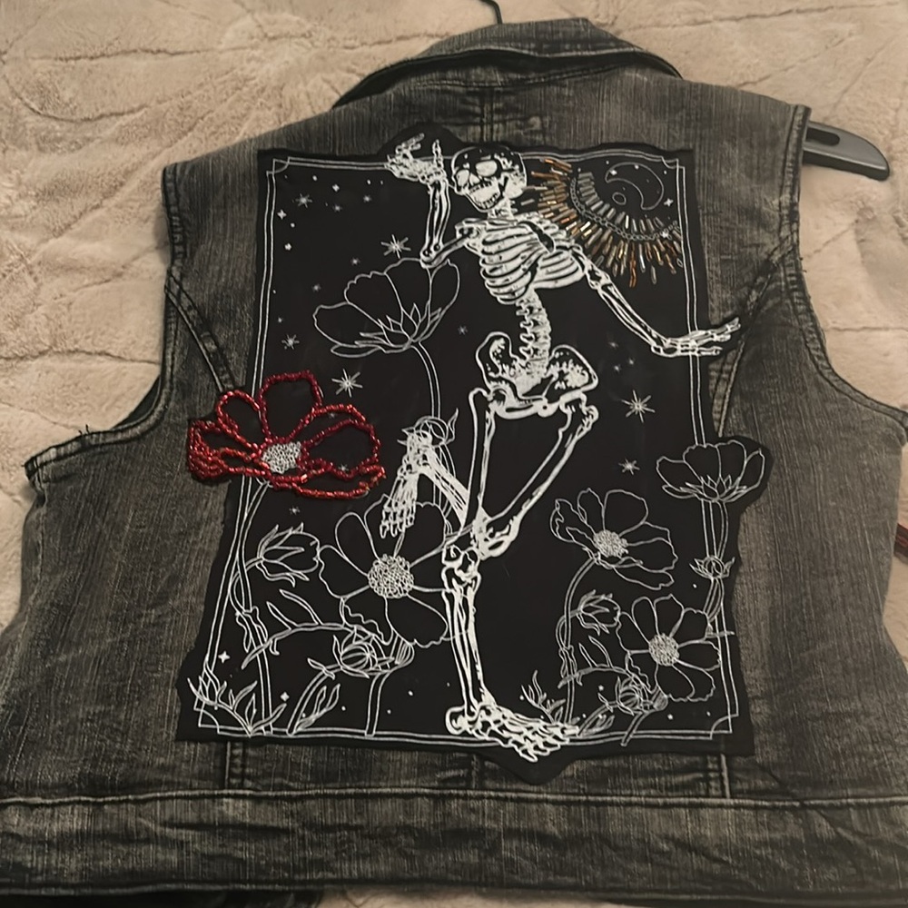 #67  Dancing in the moonlight vest